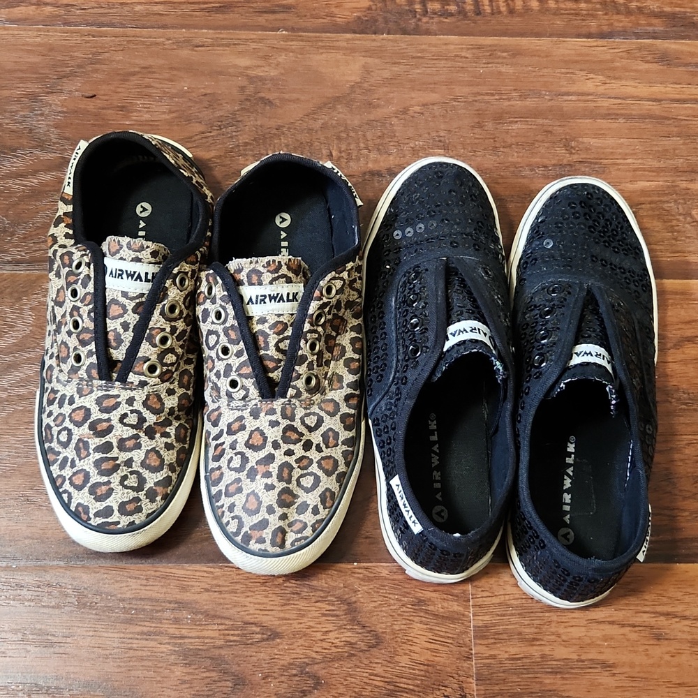 Canvas walking shoes, two pairs